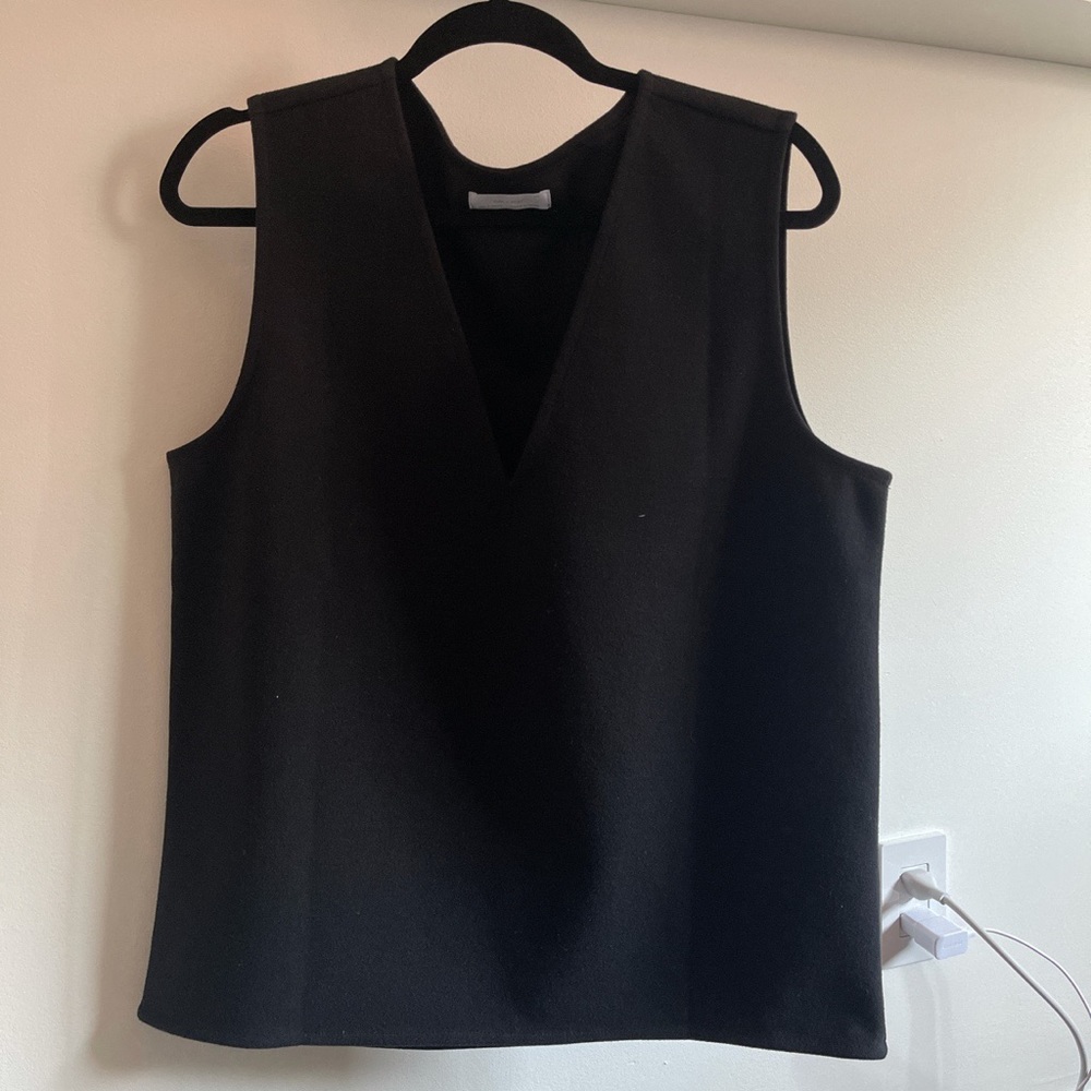 Oak and Fort Vest